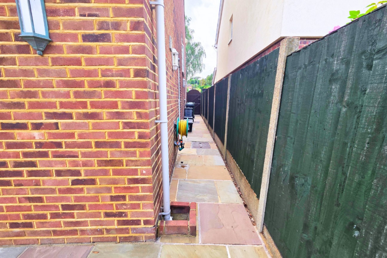 West Close, Hoddesdon