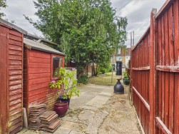 River Avenue, Hoddesdon