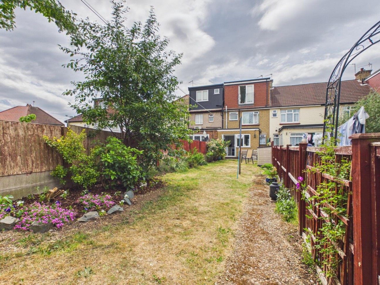 River Avenue, Hoddesdon