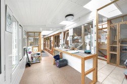 Bungalow & Cattery Business, Avalanche Road, Southwell,Portland