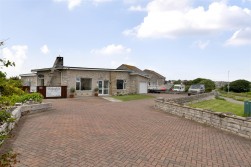 Bungalow & Cattery Business, Avalanche Road, Southwell,Portland