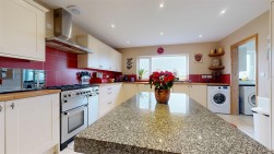 Bungalow & Cattery Business, Avalanche Road, Southwell,Portland