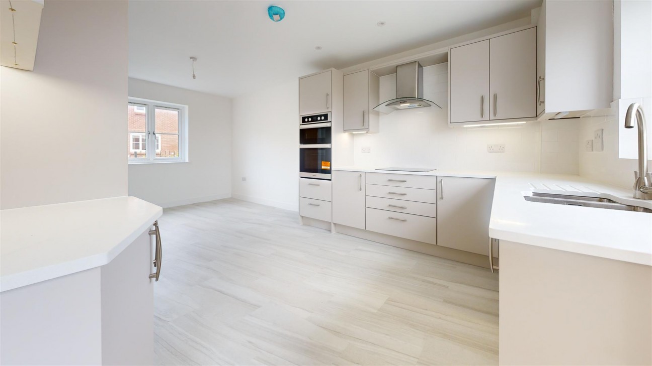 52 Markham Avenue, Weymouth DT4 0QL
