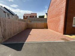 10 Little Francis Drive, Weymouth, DT4 0FP