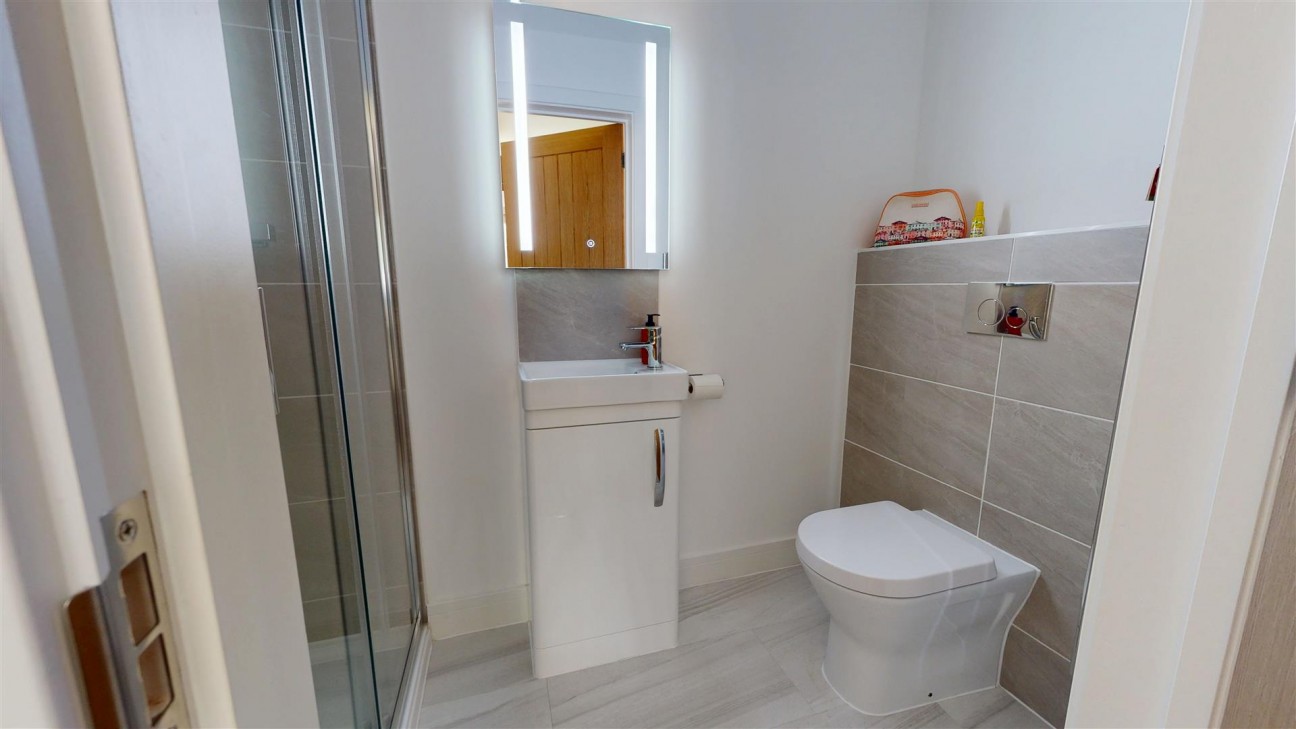 33 Kingbarrow Drive, Portland DT5 2FH