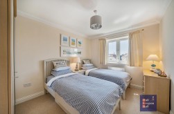 Suncliffe Court, Burlington Road