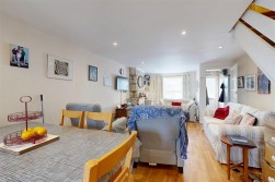 Wakeham, Portland