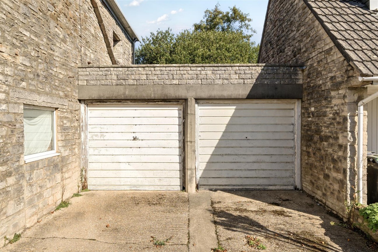 Greystone Garage, Outbuilding and Hardstanding