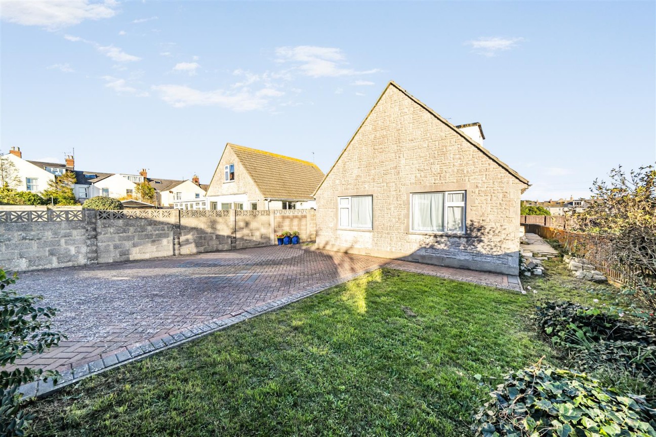 Clarence Close, Portland