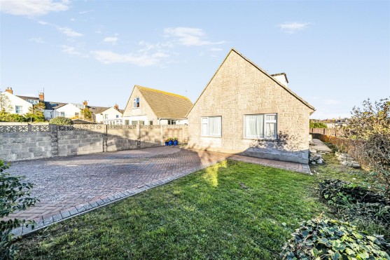 Clarence Close, Portland