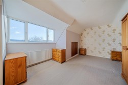 Clarence Close, Portland