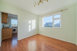 Clarence Close, Portland