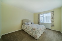 Clarence Close, Portland