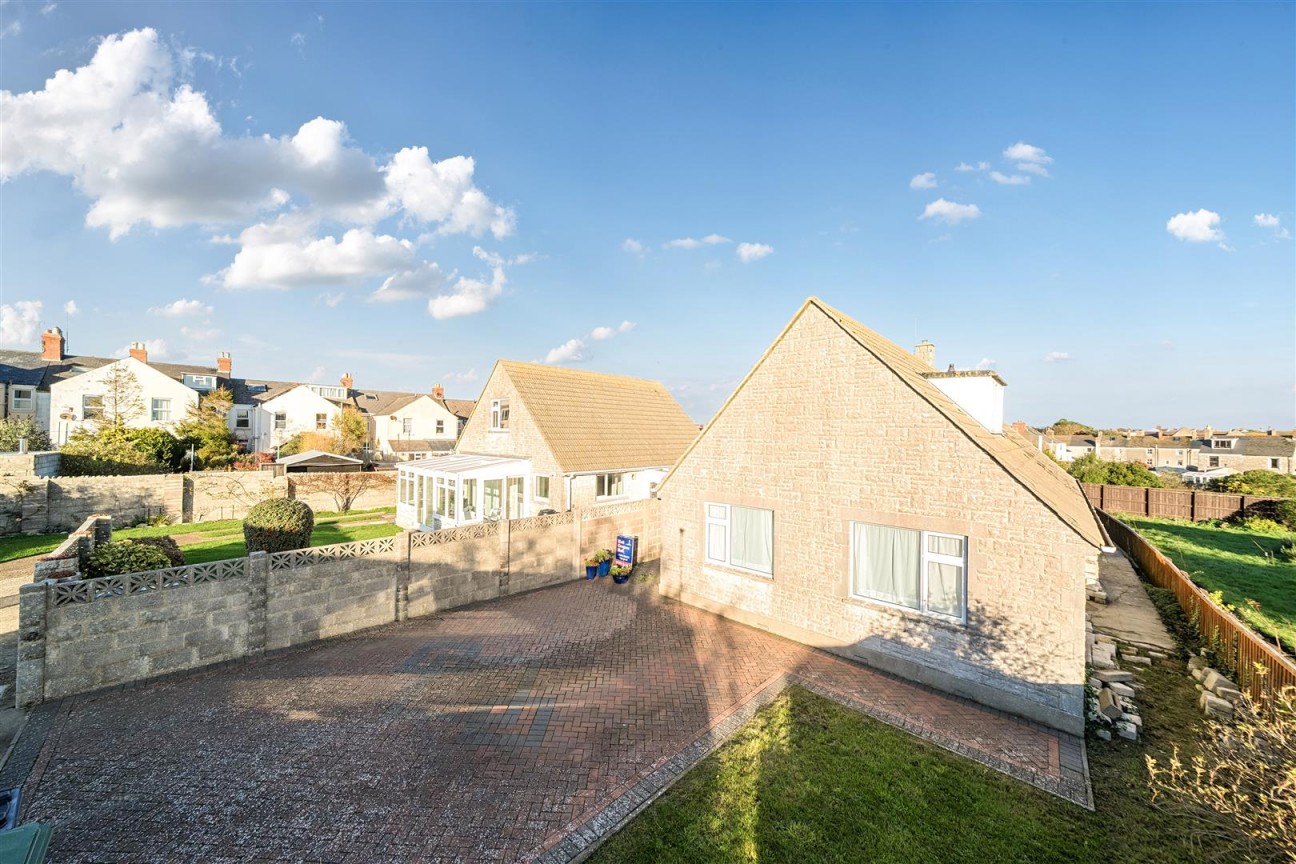 Clarence Close, Portland