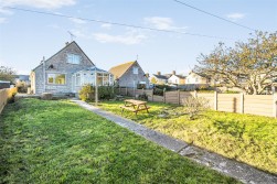 Clarence Close, Portland