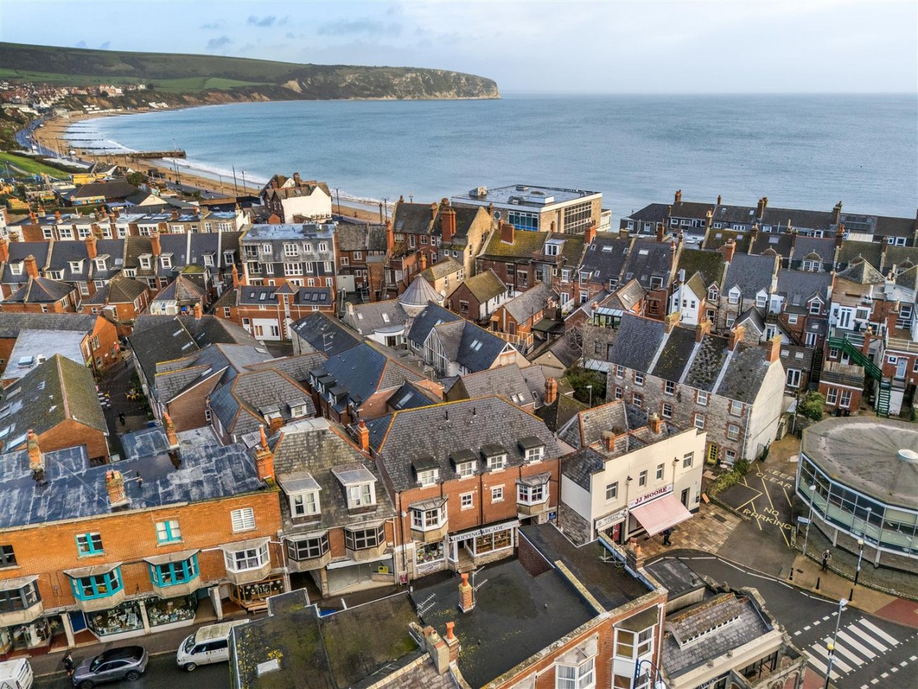 East Court, Kings Road East