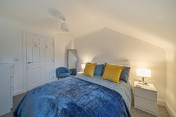 East Court, Kings Road East