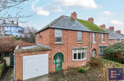 Three Yards Close, Portland