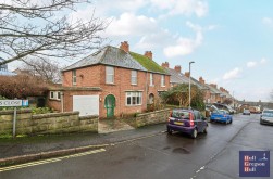 Three Yards Close, Portland