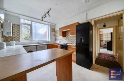 Three Yards Close, Portland