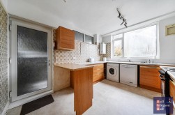 Three Yards Close, Portland