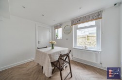 Victoria Road, Portland