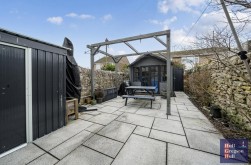 Victoria Road, Portland