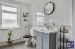 Victoria Road, Portland