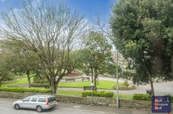 Easton Sqaure, Portland