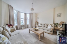 Easton Sqaure, Portland