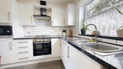 2 Rodwell Lodge, Rodwell Road, Weymouth DT4 8QT