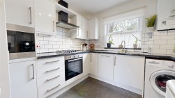 2 Rodwell Lodge, Rodwell Road, Weymouth DT4 8QT