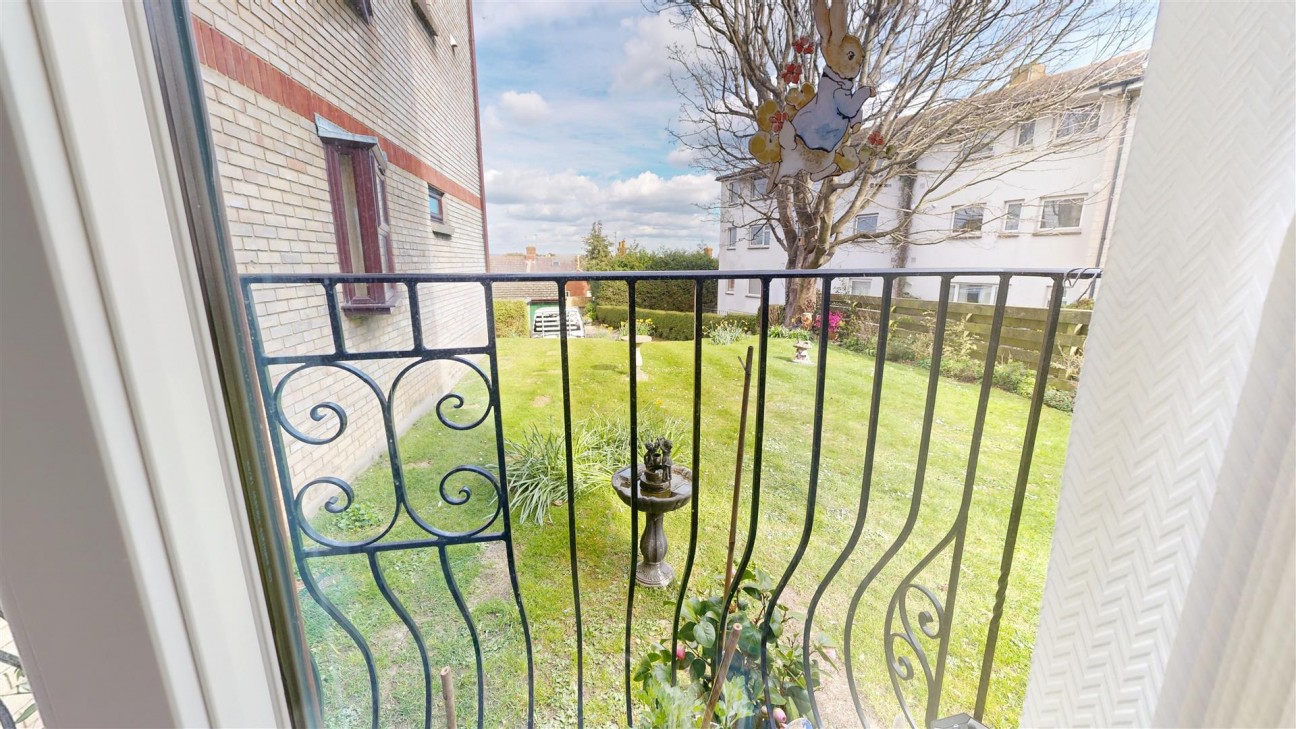 2 Rodwell Lodge, Rodwell Road, Weymouth DT4 8QT