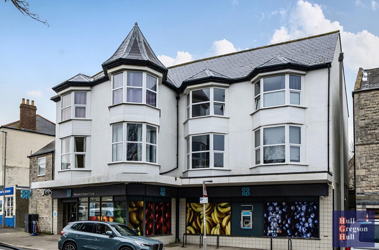 Easton Square, Portland