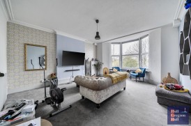 Easton Square, Portland