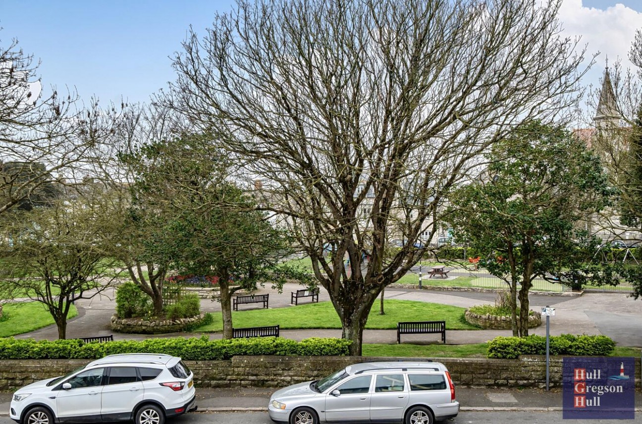 Easton Square, Portland