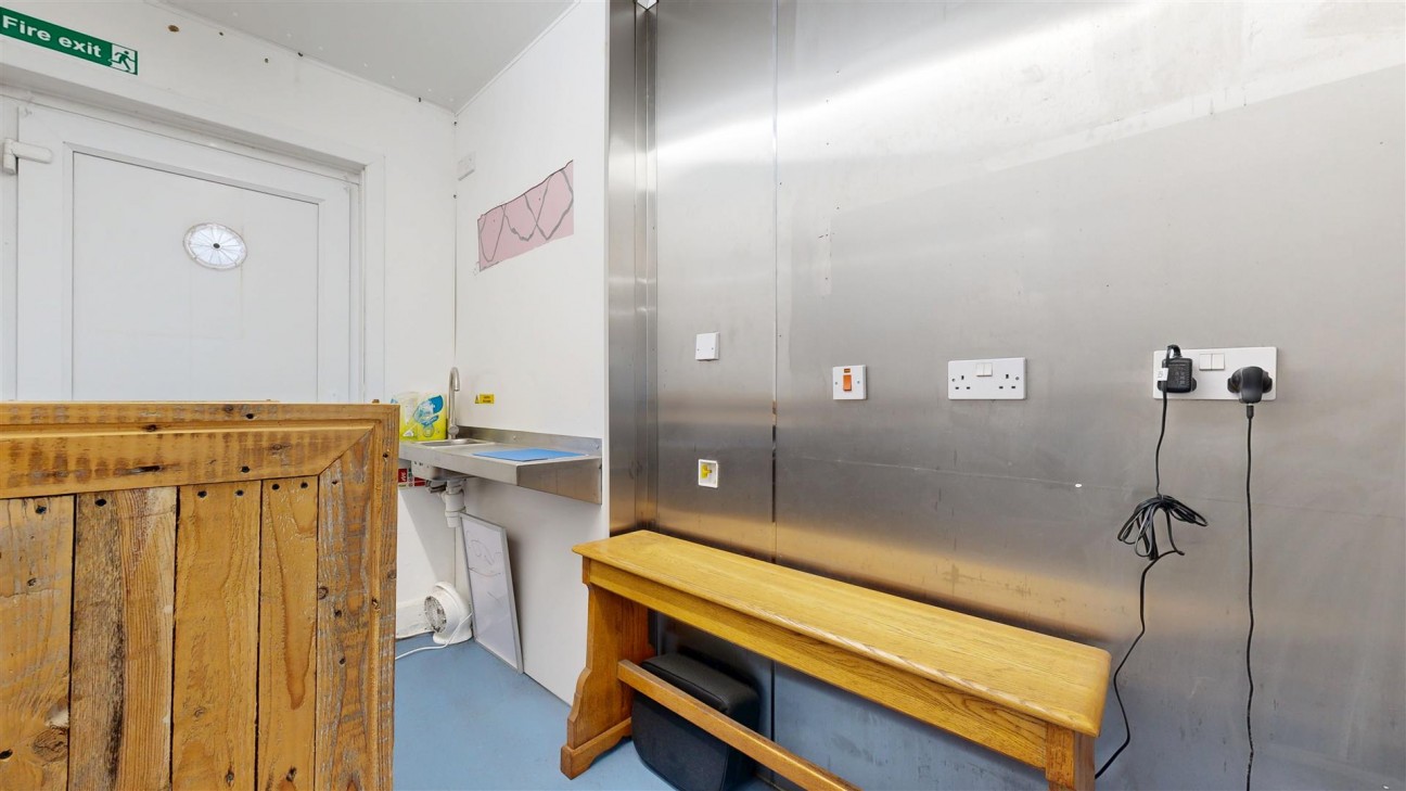 Weston Road, Portland