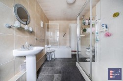 Easton Square, Portland