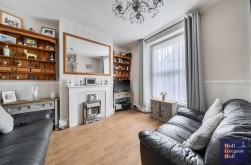 Easton Square, Portland