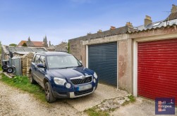 Easton Square, Portland