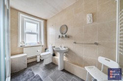 Easton Square, Portland