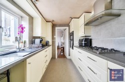 Easton Square, Portland