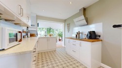 Budmouth Avenue, Weymouth