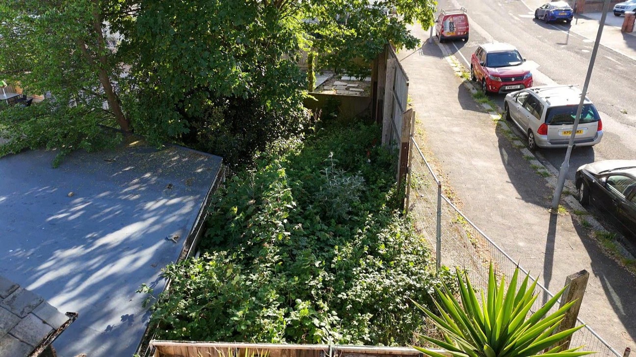 Land on south side of Carlton Road South