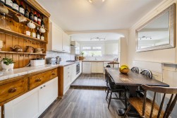 West End Grove, Farnham