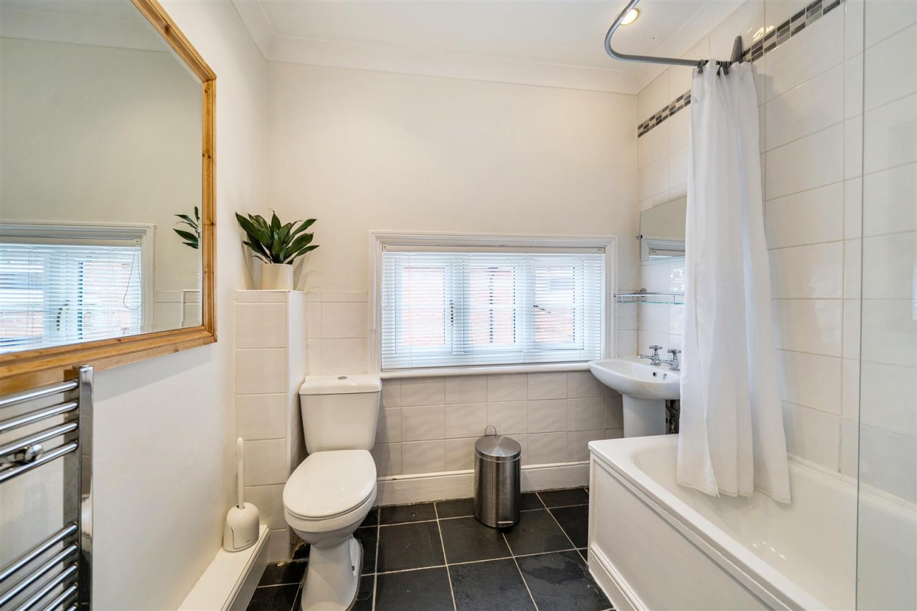 West End Grove, Farnham
