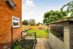 West End Grove, Farnham