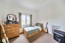 West End Grove, Farnham