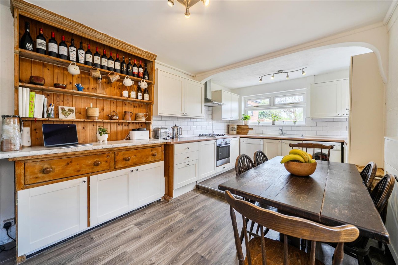 West End Grove, Farnham