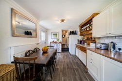 West End Grove, Farnham